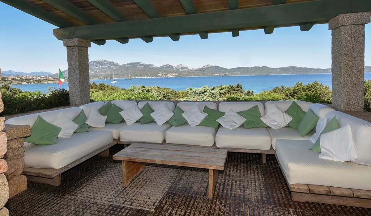 Waterfront Estate w/ Heated Pool & Private Dock photo 2