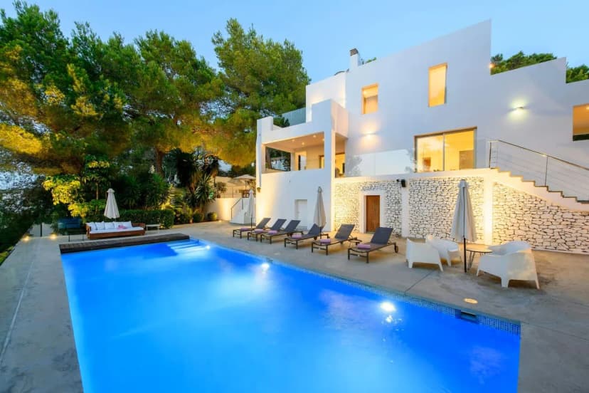 Chic Sea View Villa with Pool