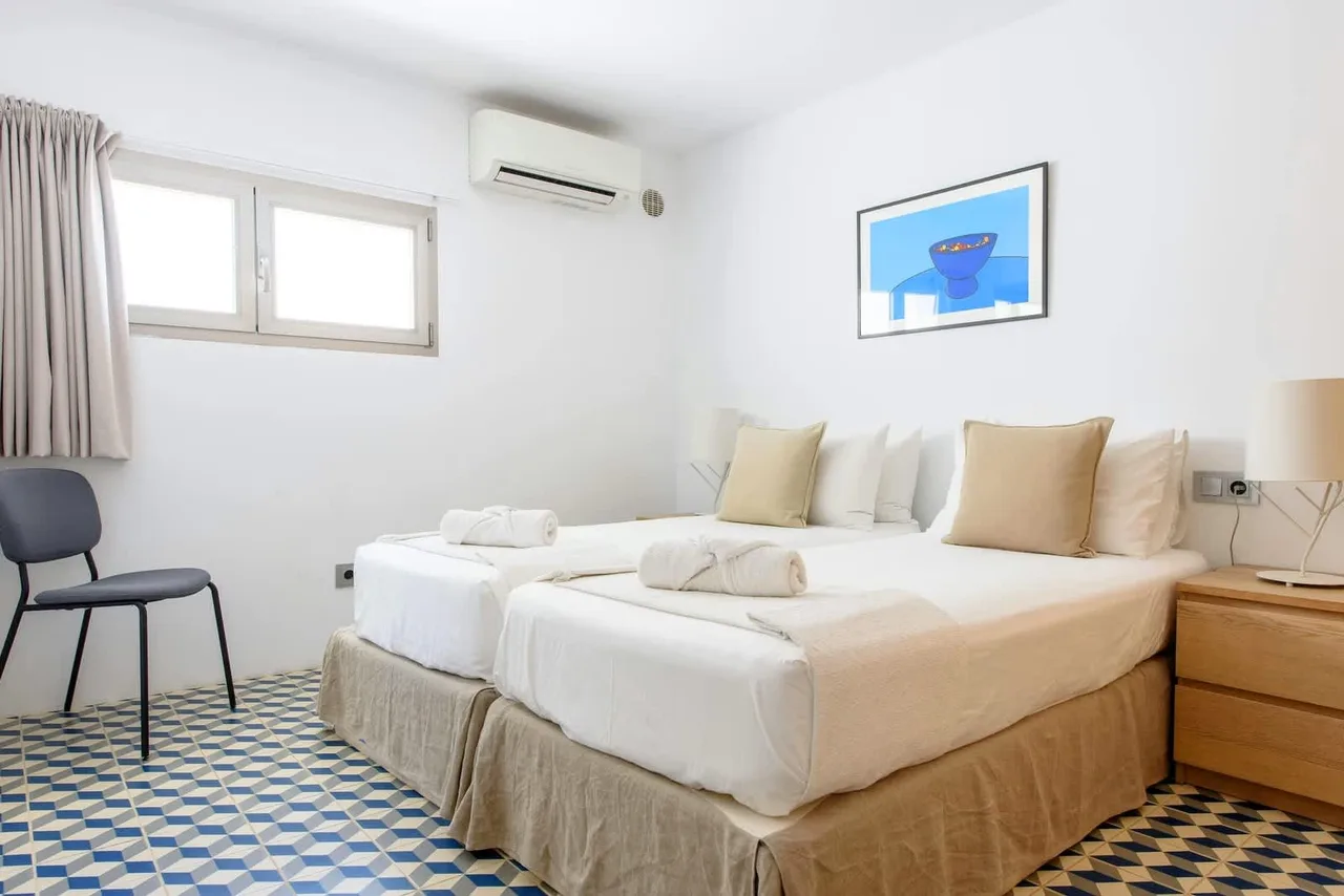 Chic Sea View Villa with Pool photo 3