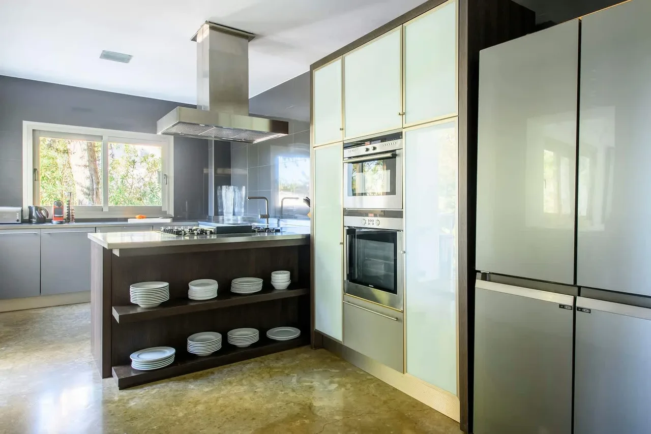 Chic Sea View Villa with Pool photo 4