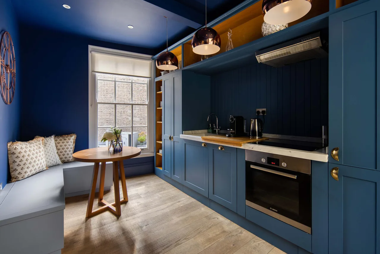 Elegant Three Bedroom House in Marylebone & Fitzrovia photo 2