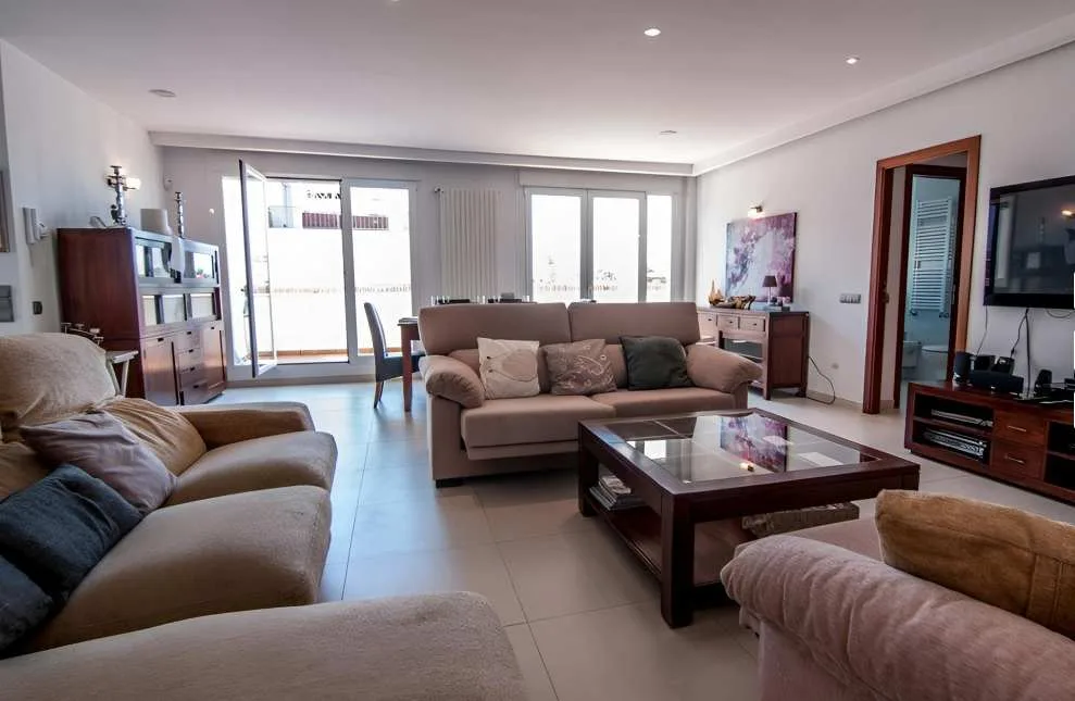 Private 6-Bedroom Villa with Pool photo 4