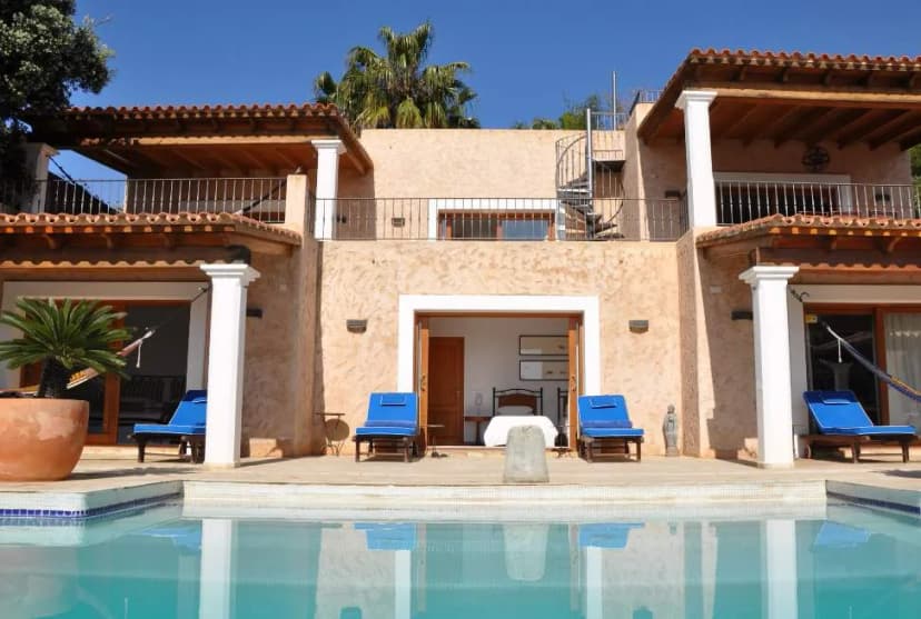 Private 4-Bedroom Sea View Villa