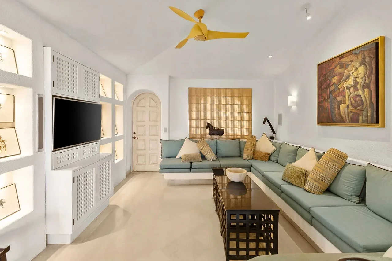 Luxury 6BR + Casita | Golf Course Villa photo 3