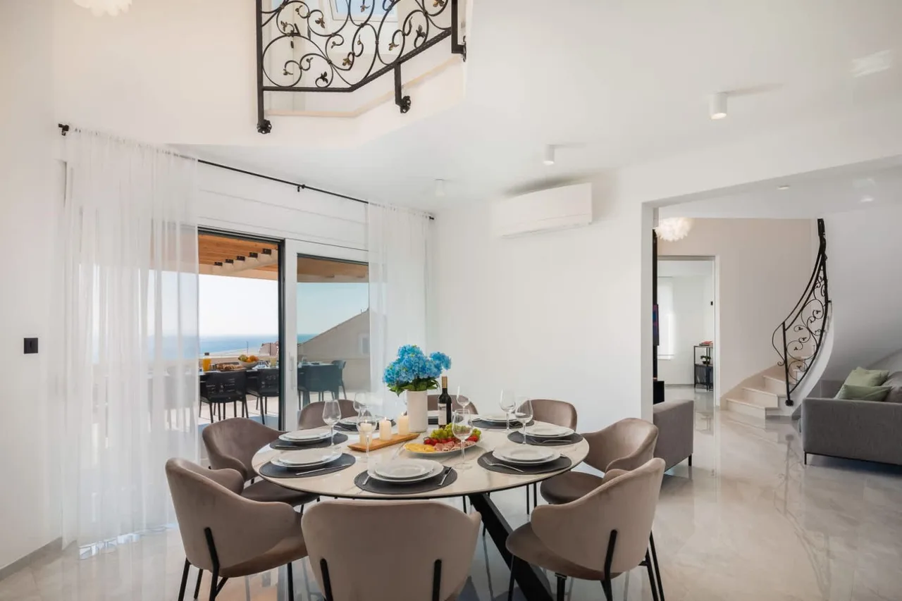 Modern Seaside Villa on Brac photo 4