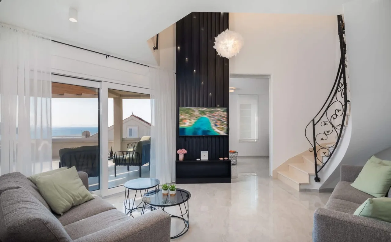 Modern Seaside Villa on Brac photo 5