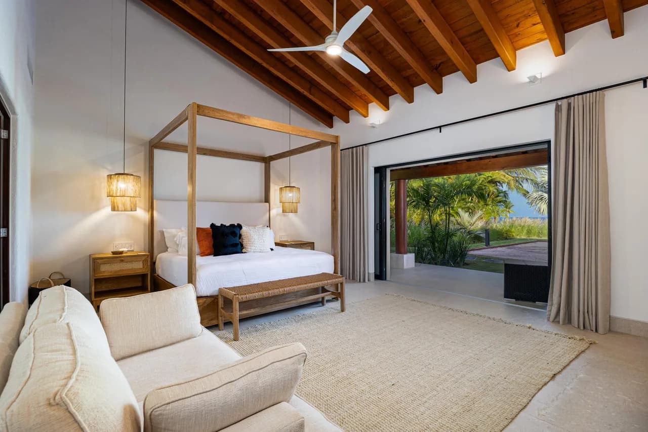 Reimagined Golf Course Estate with Ocean Views photo 2