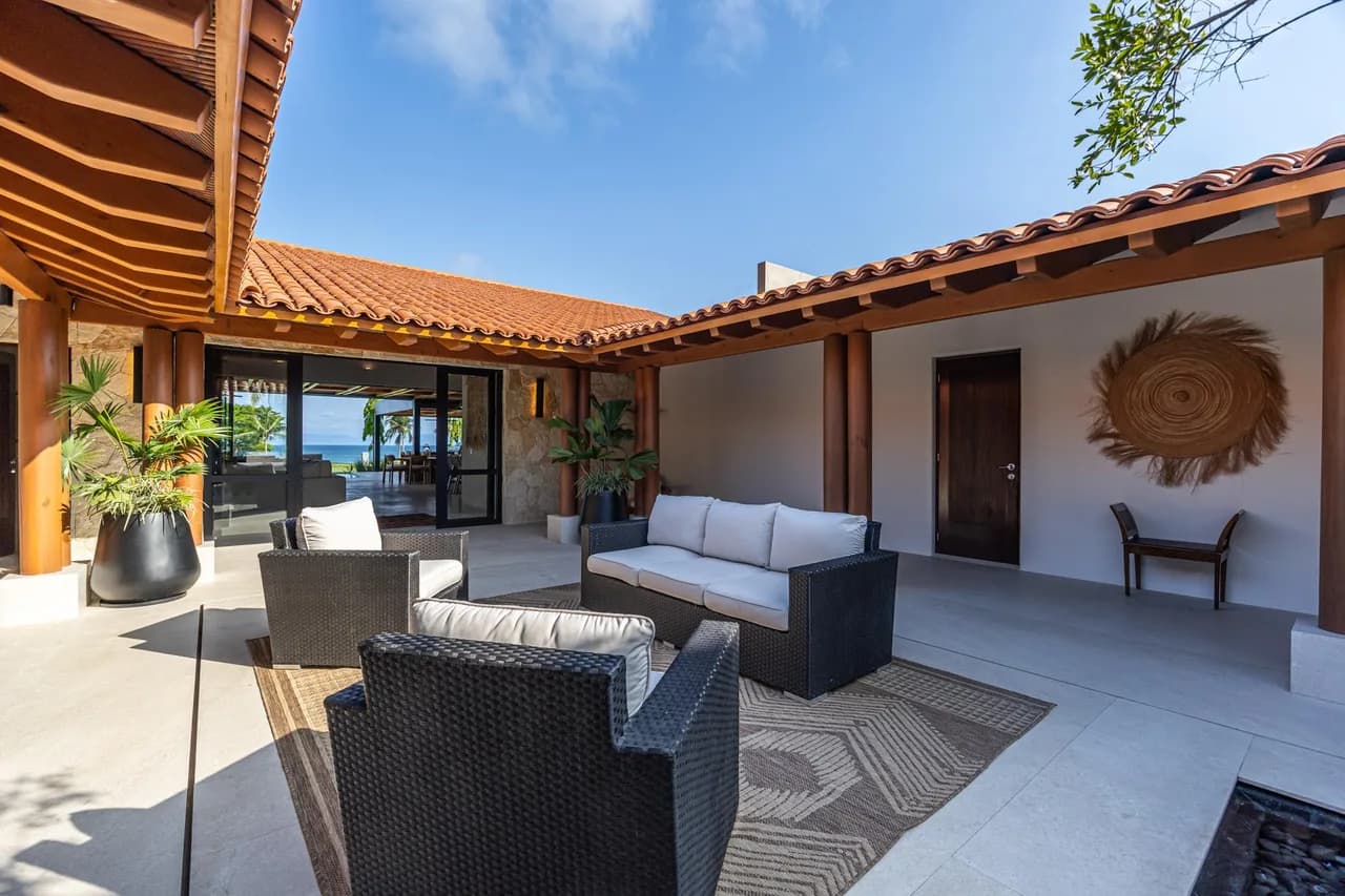 Reimagined Golf Course Estate with Ocean Views photo 3