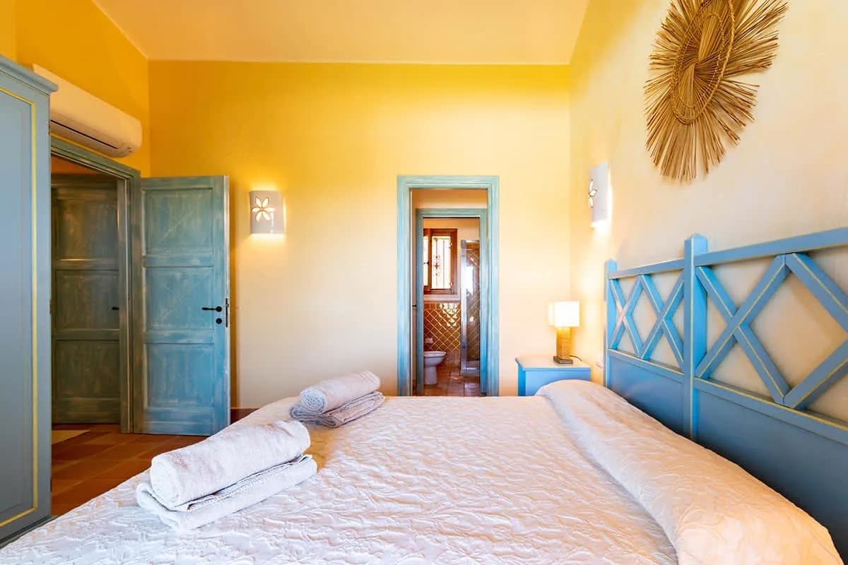 Elegant Coastal Villa with Private Pool photo 2