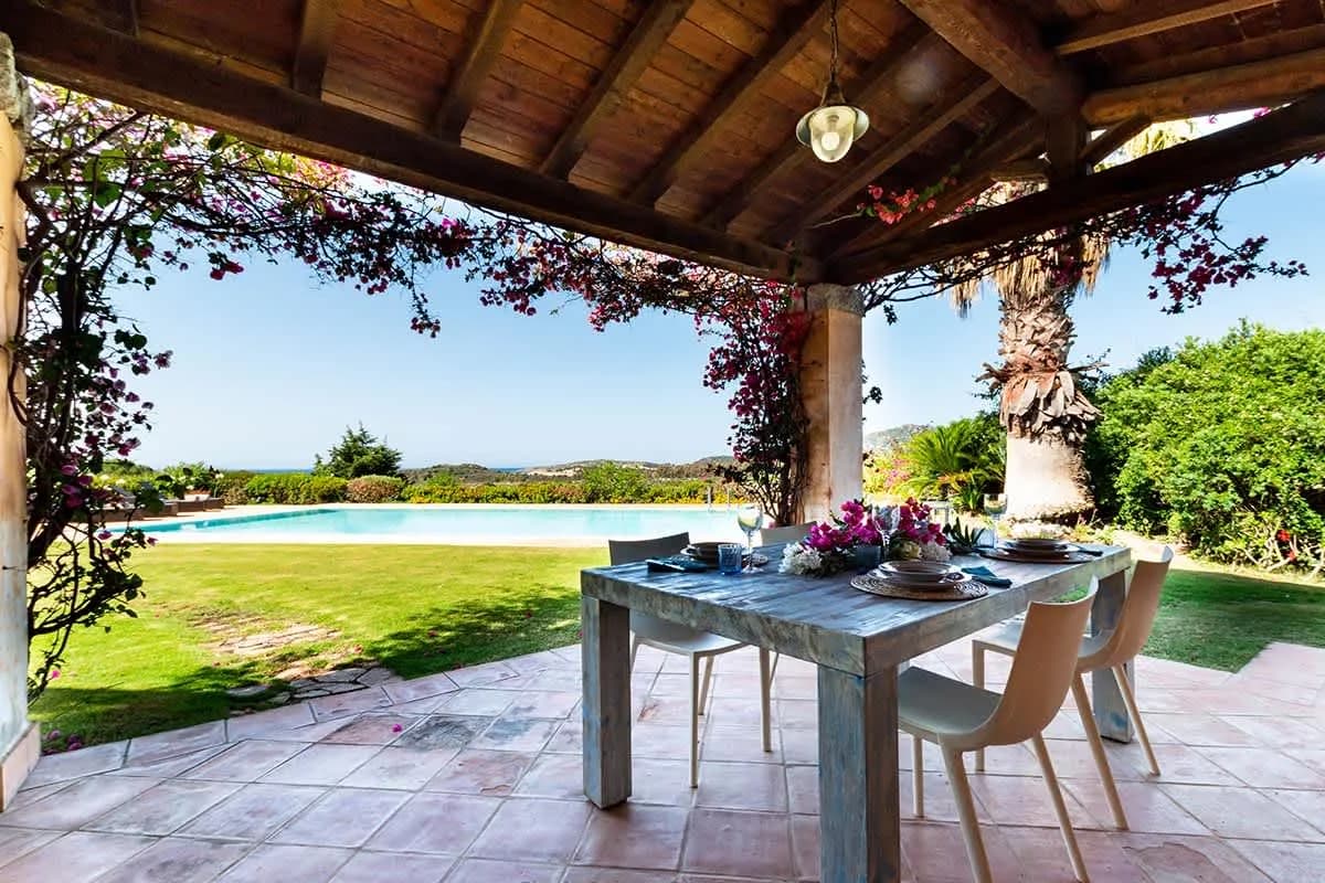 Elegant Coastal Villa with Private Pool photo 4