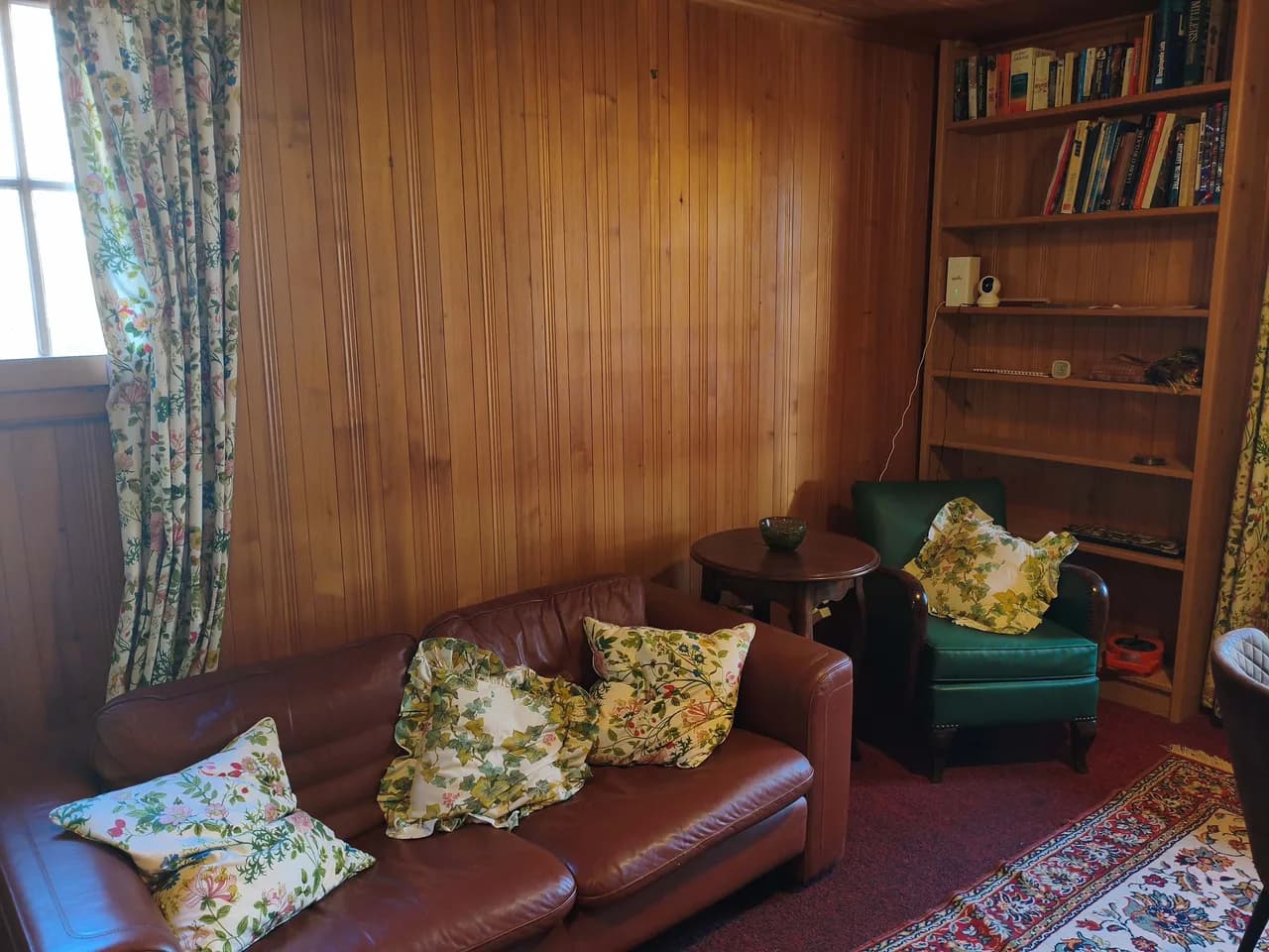 Alpine Riverside Retreat photo 2