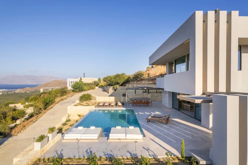 Luxury Sea View Retreat with Private Pool, Gym