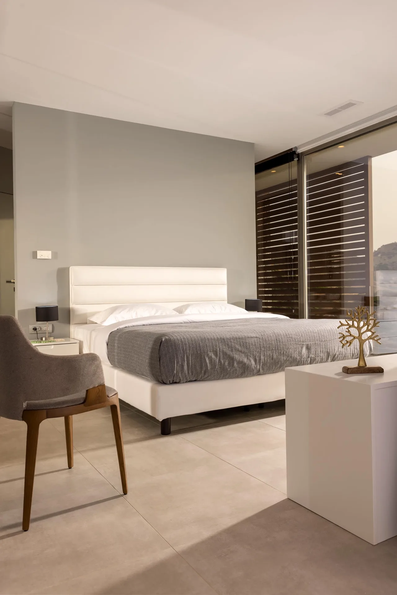 Luxury Seafront Escape with Heated Pool, Kids Pool photo 2
