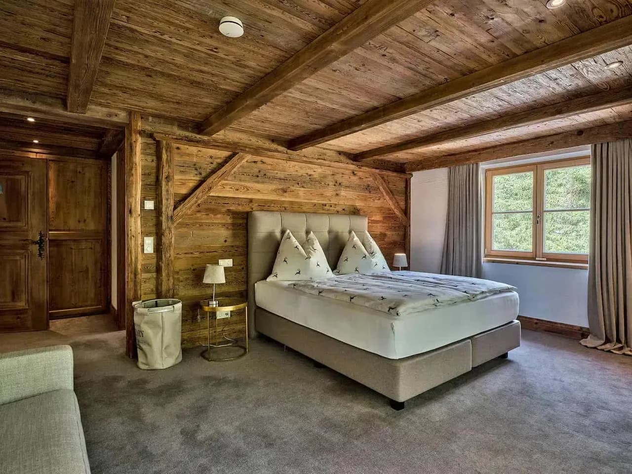 Luxury Alpine Estate with Indoor Pool, Spa photo 2