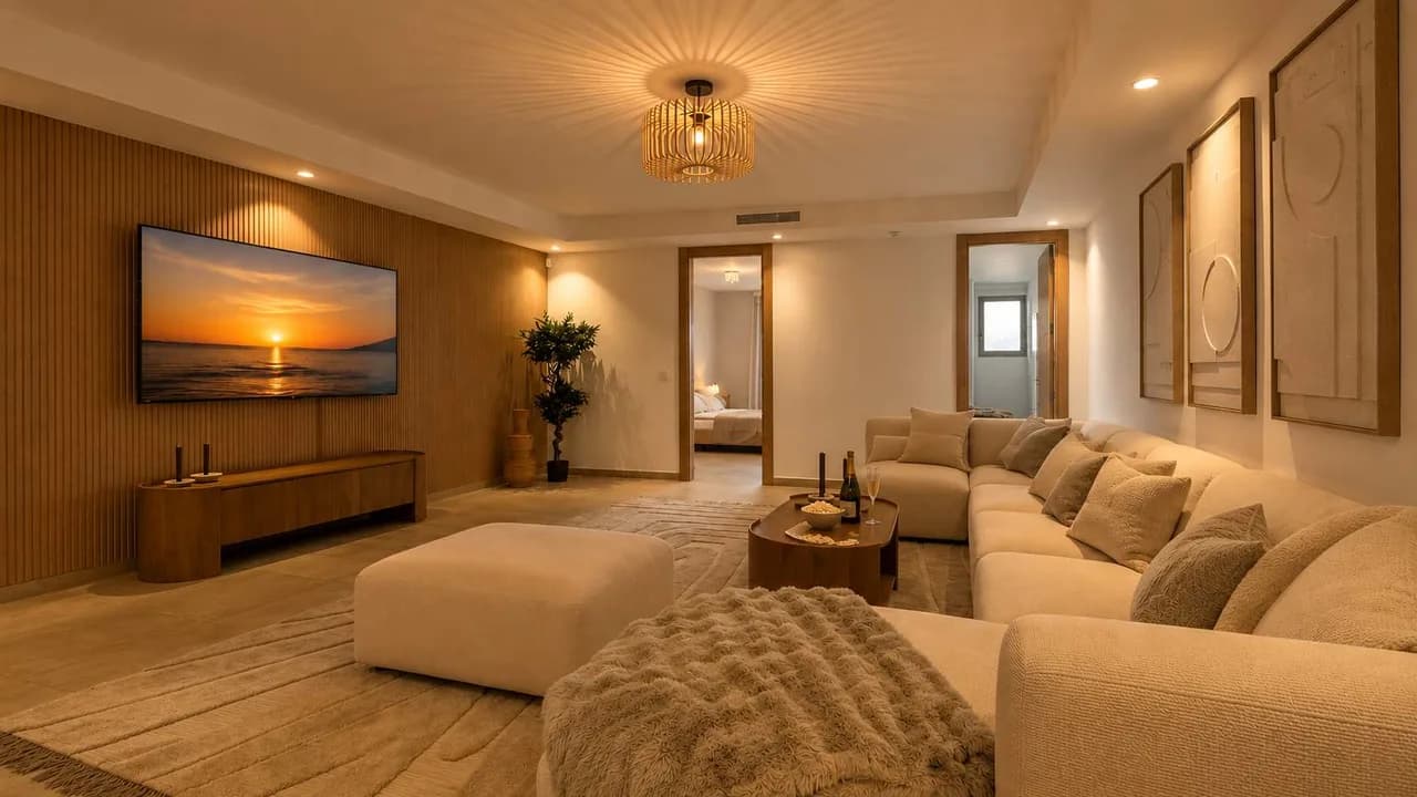 Modern Villa with Pool Views in El Paraiso photo 4