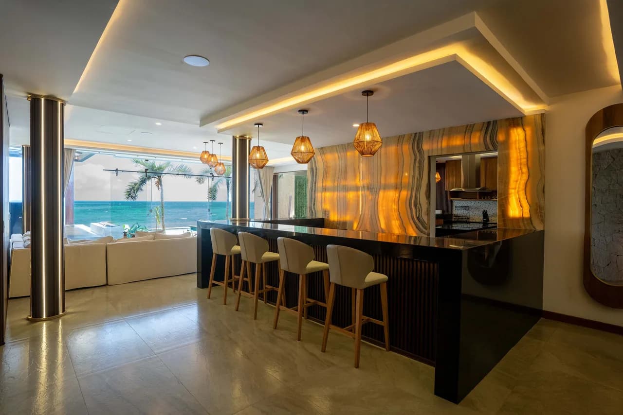 Villa Magdalena - 7BR - Oceanfront w/ Heated Pool photo 4