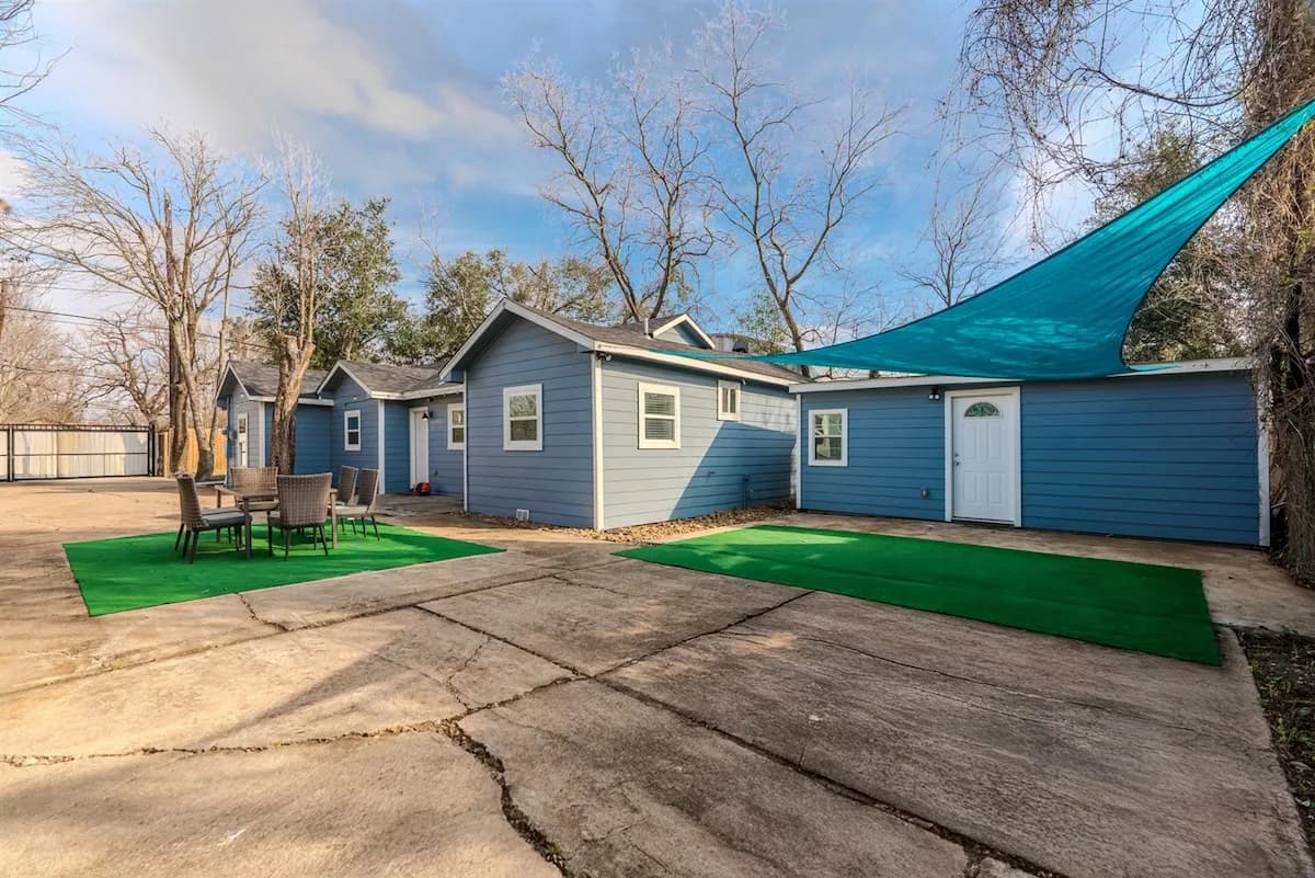 Cozy Six Bedroom Oasis Near Downtown Houston photo 5
