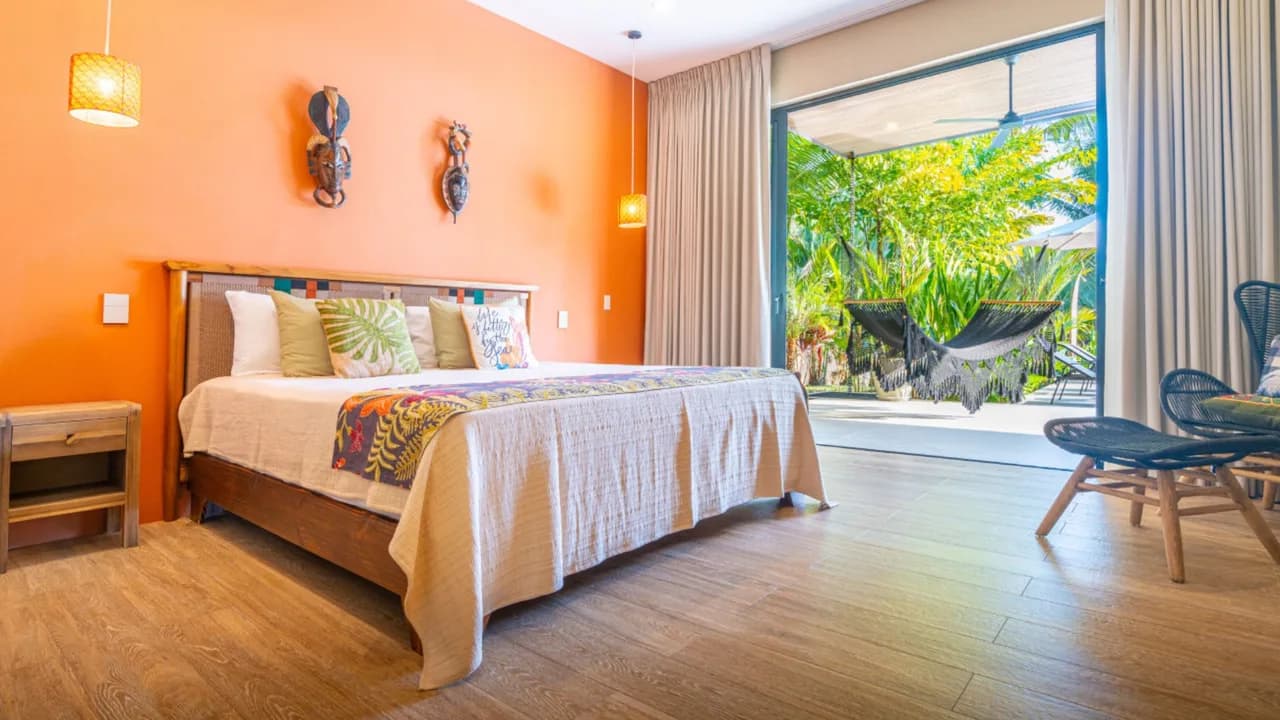 Luxury Coastal Villa With Direct Beach photo 4