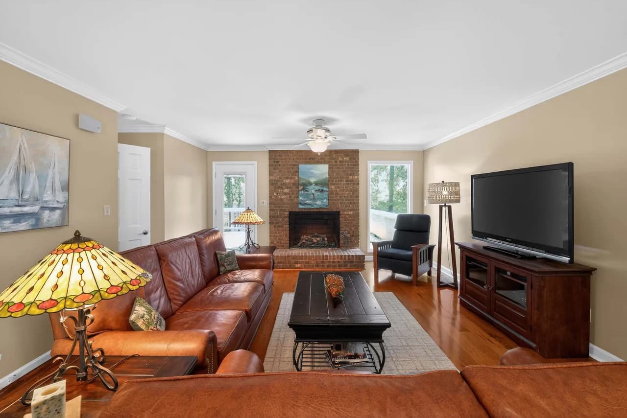 Spacious Four Bedroom Retreat in Westport North Carolina photo 4