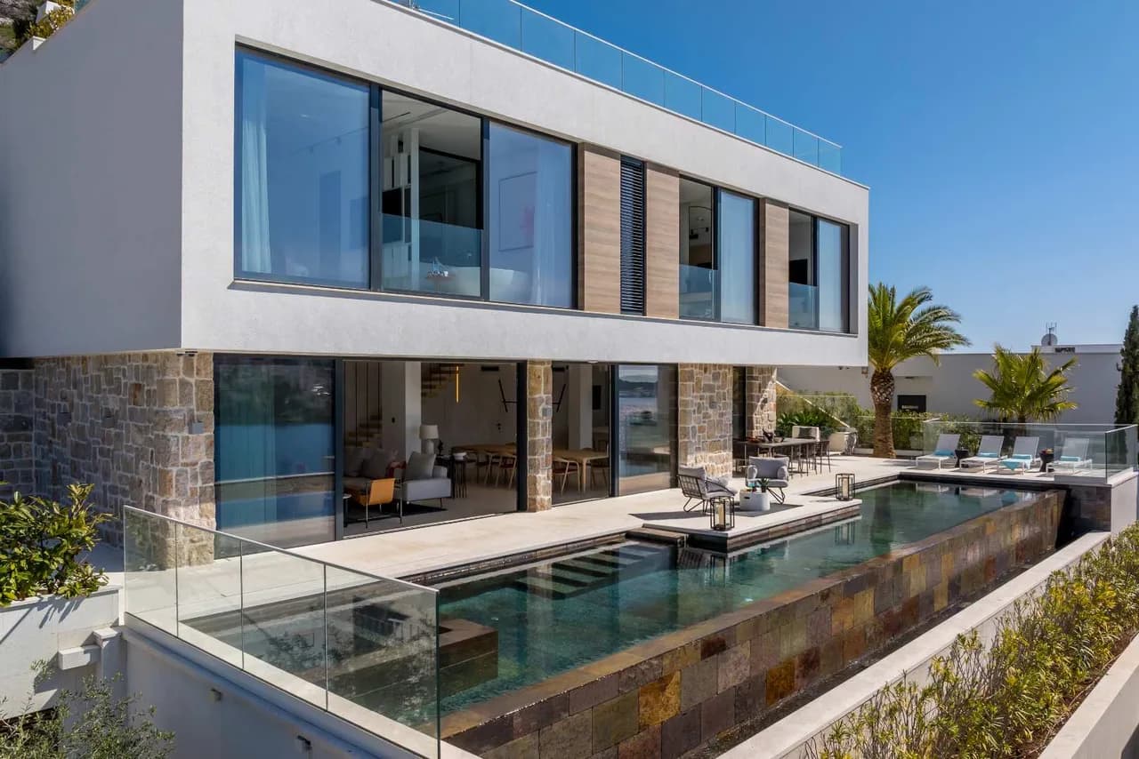 Elegant Villa Overlooking Adriatic Sea