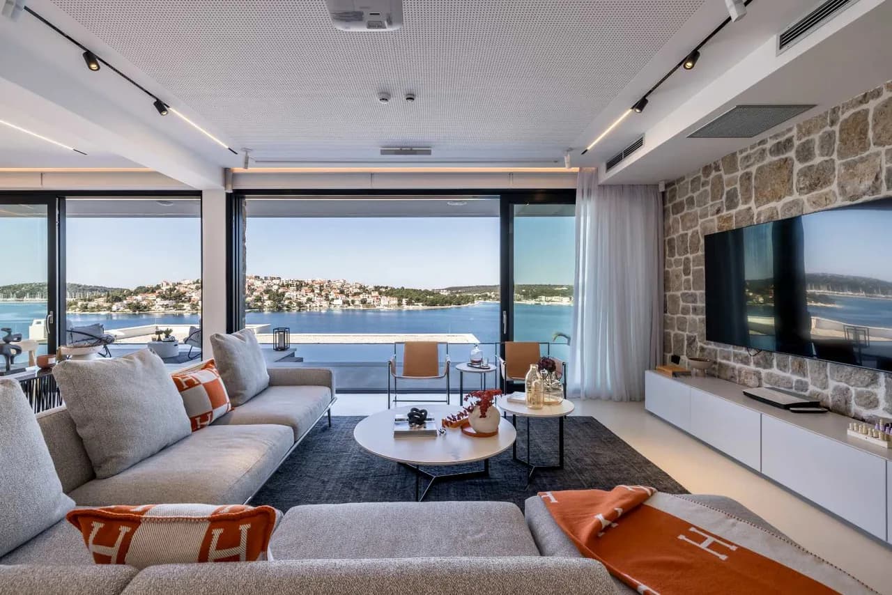 Elegant Villa Overlooking Adriatic Sea photo 2