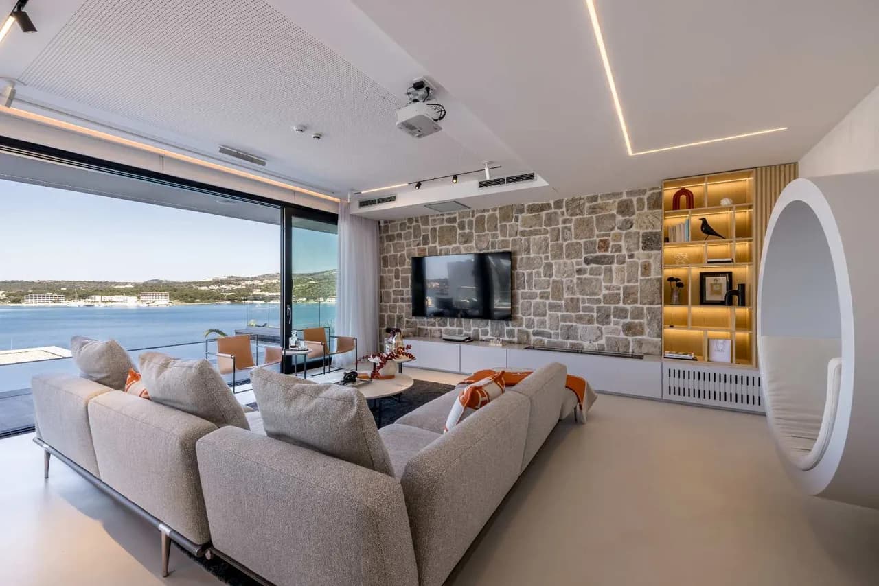 Elegant Villa Overlooking Adriatic Sea photo 5