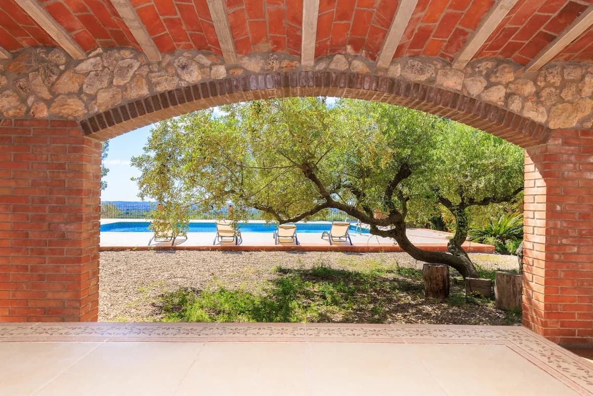 Charming Five Bedroom Villa in El Baix Camp photo 3