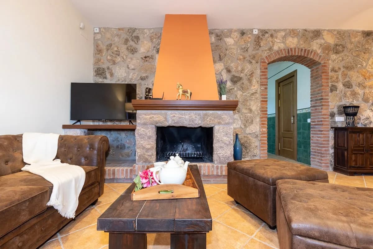 Charming Five Bedroom Villa in El Baix Camp photo 4