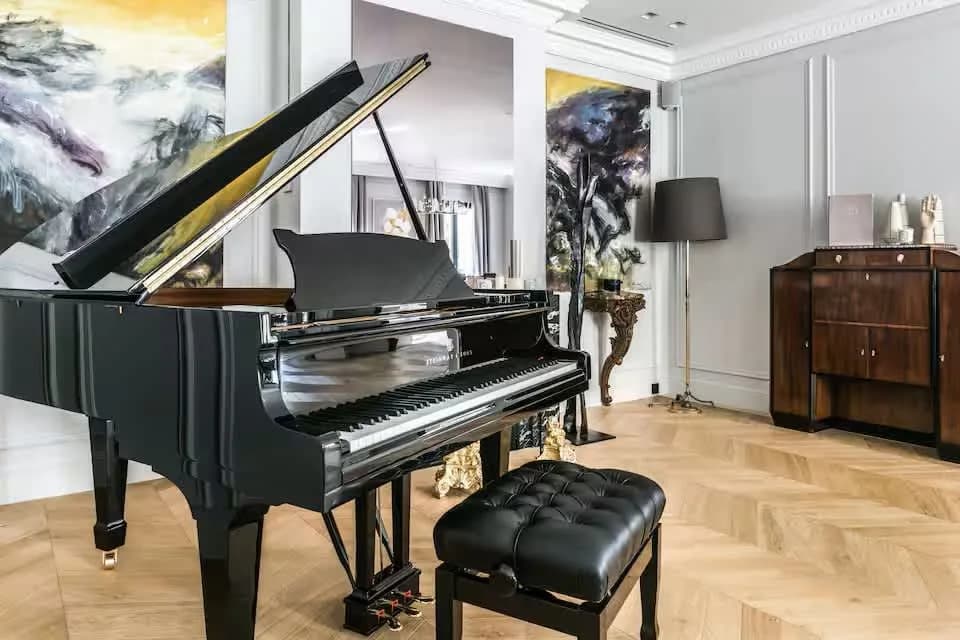 Luxury Private Paris Villa with Indoor Pool photo 4