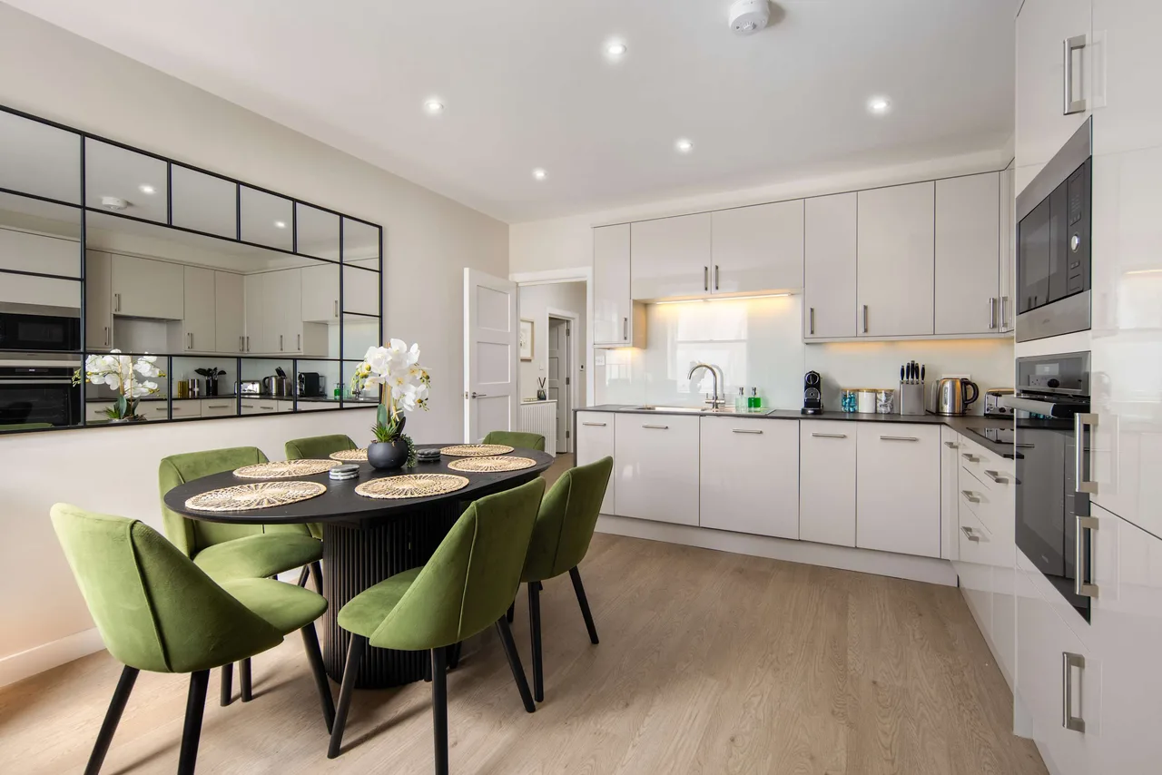 Charming Two Bedroom Retreat in Marylebone, London photo 2