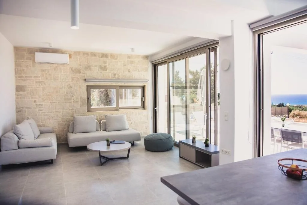 Contemporary Hillside Villa with Private Pool photo 4