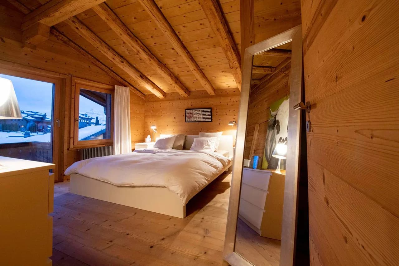 Refined Alpine Chalet Escape photo 4