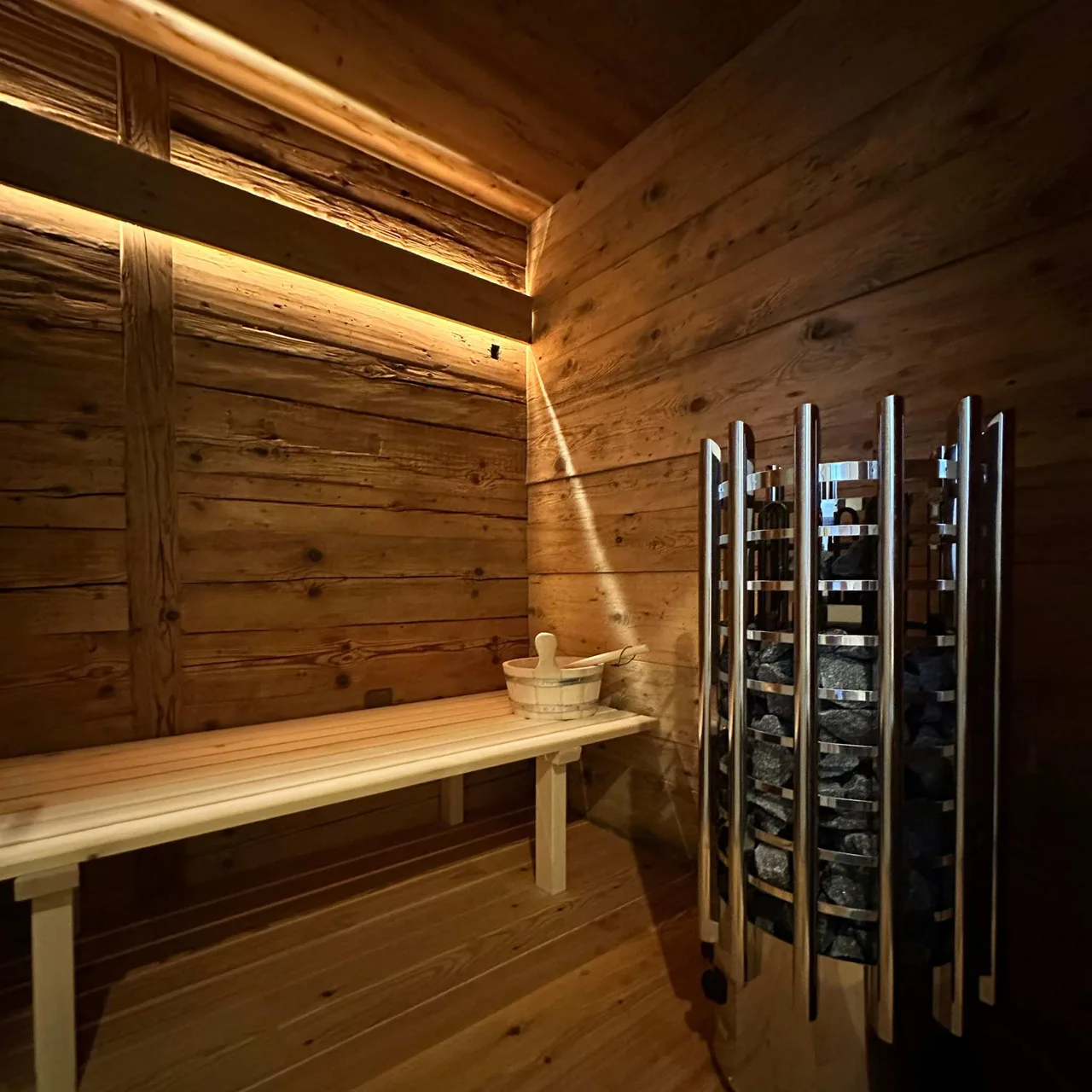 Refined Alpine Chalet Escape photo 5