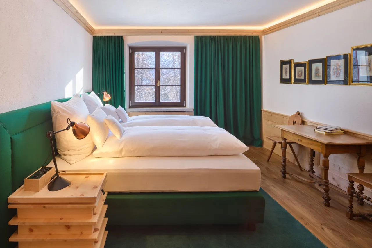 Contemporary Chalet Near St. Moritz photo 2