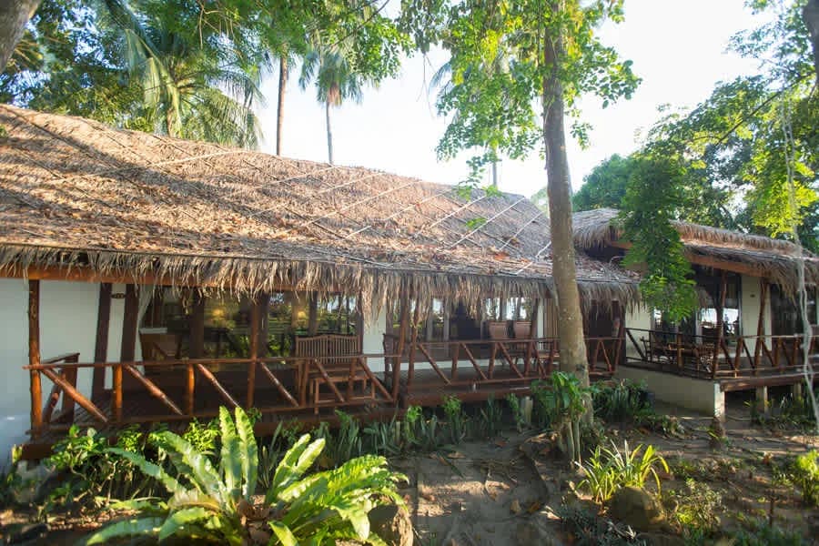 Elegant tropical sea-view sanctuary photo 3