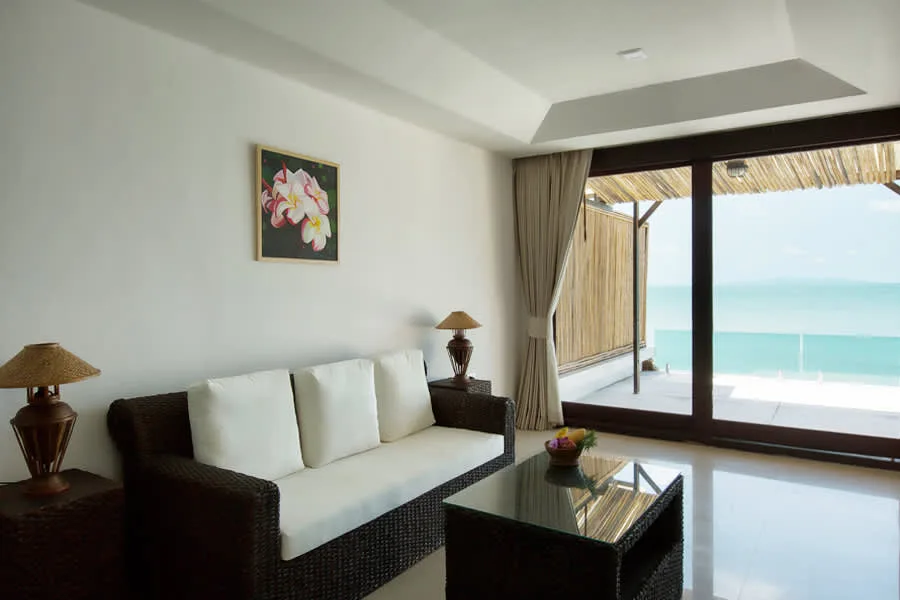 Sophisticated Beachfront Suite Retreat photo 3