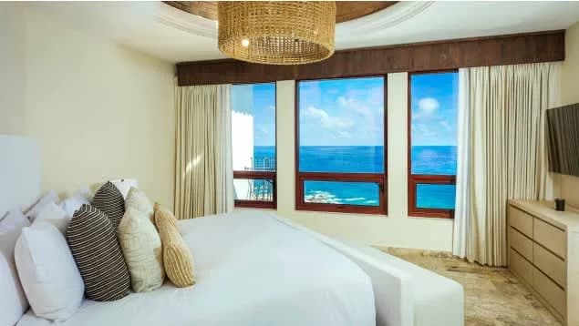 Luxury Oceanview Estate with Infinity Pool photo 2