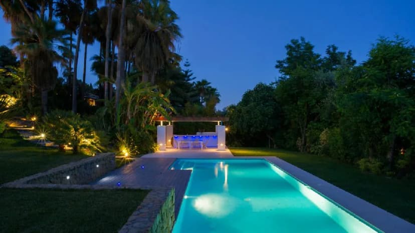 Luxury Golden Mile Villa with Private Pool