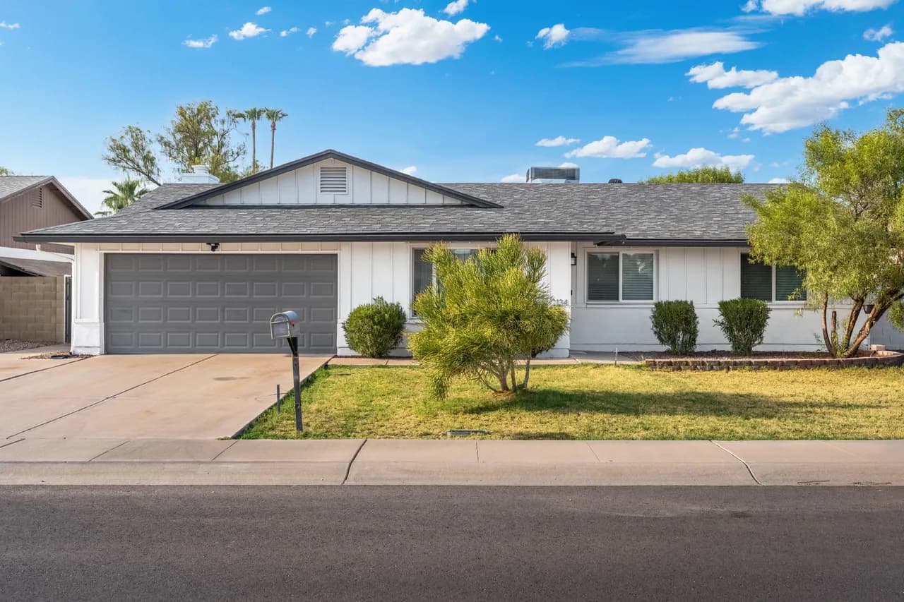 Poolside Three Bedroom Villa in Tempe Arizona photo 2