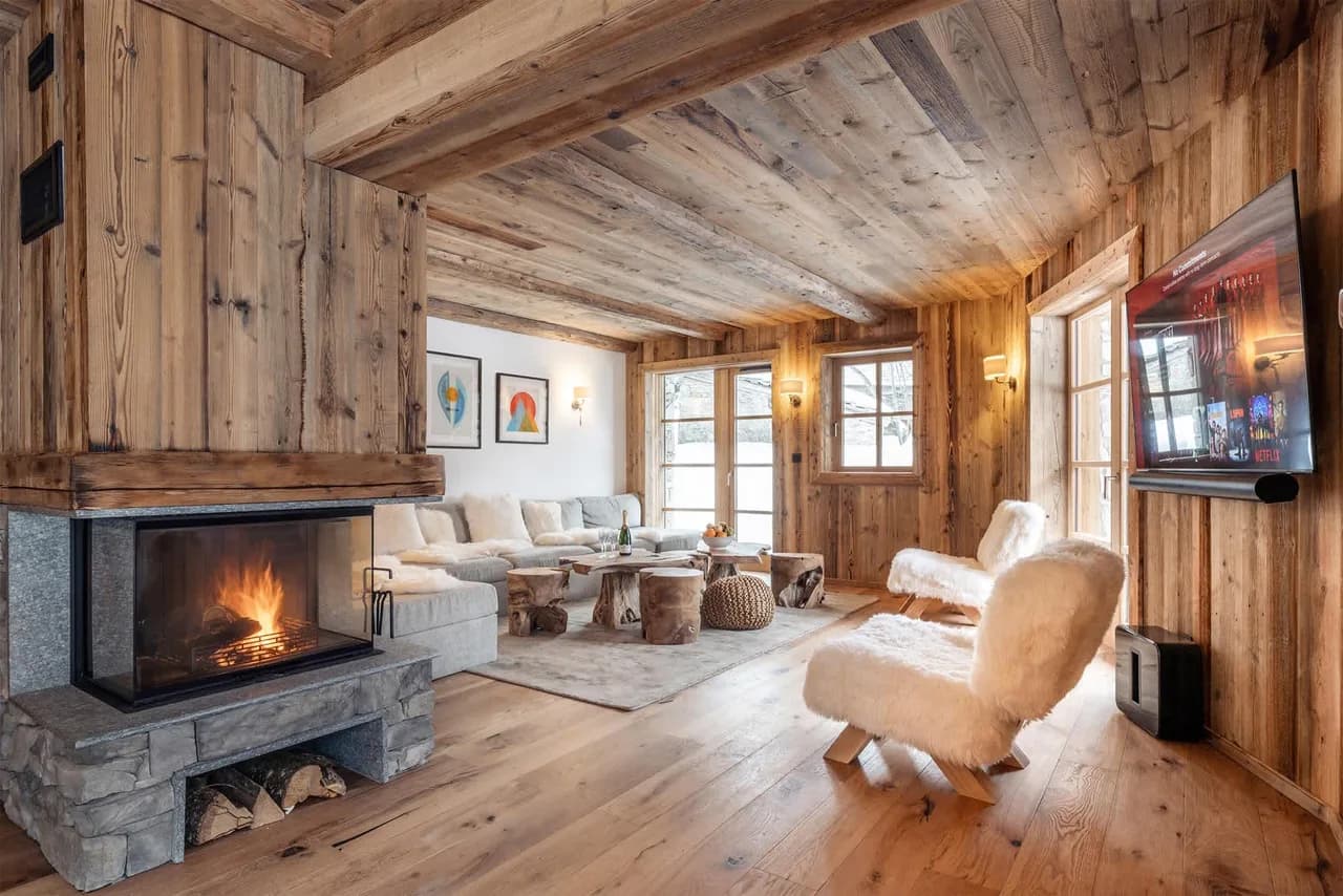 Luxury Alpine Chalet with Outdoor Jacuzzi photo 2