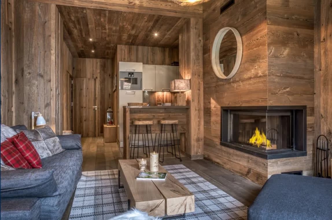 Luxury Ski-In Ski-Out Apartment with Spa Access