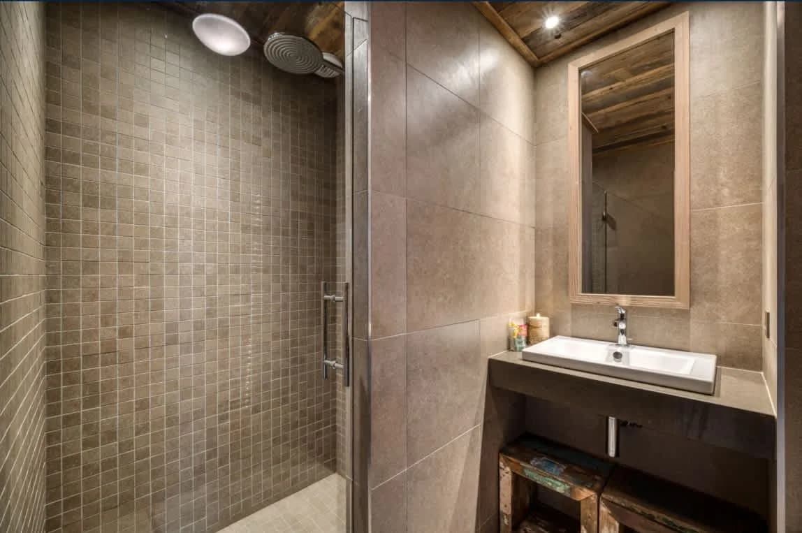 Luxury Ski-In Ski-Out Apartment with Spa Access photo 5