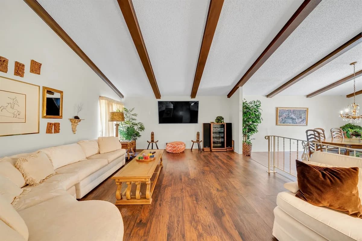 Spacious Four Bedroom Villa in San Antonio photo 2