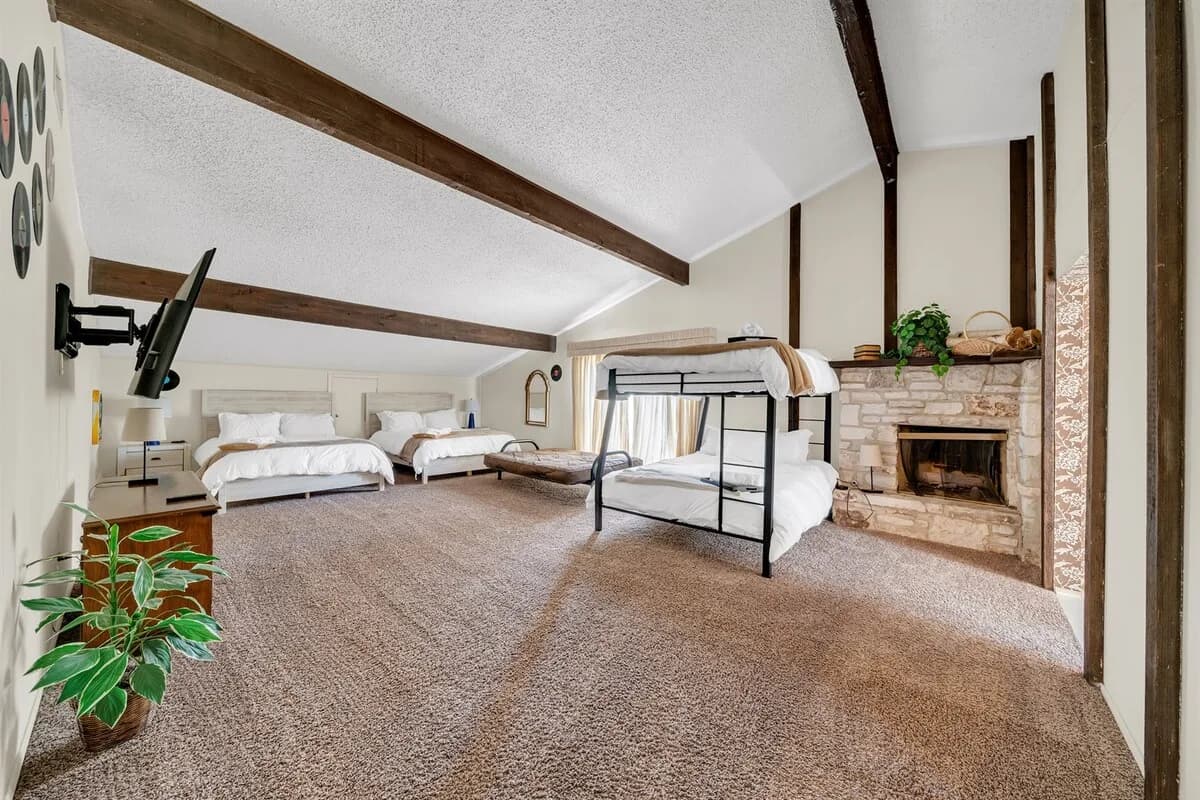 Spacious Four Bedroom Villa in San Antonio photo 4