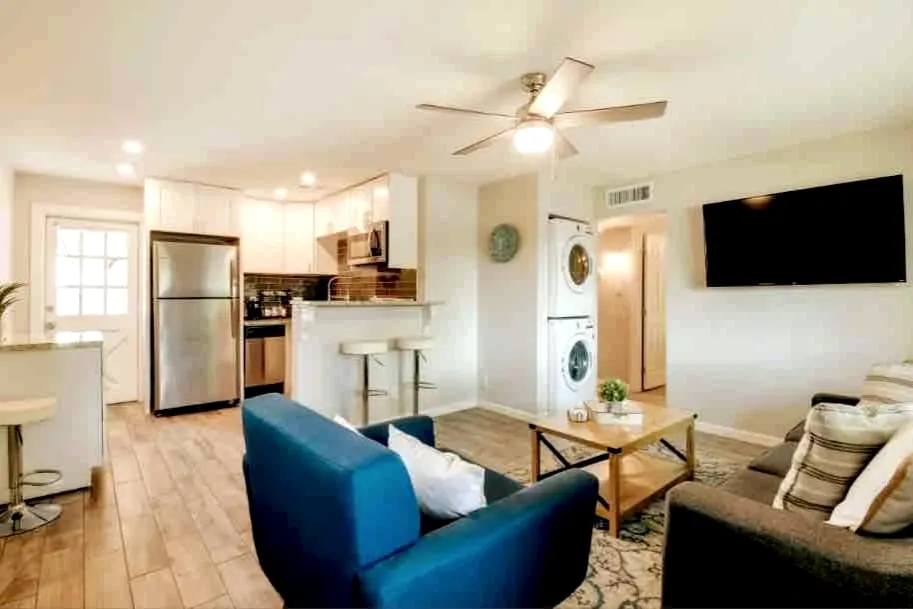 Modern Retreat with Luxurious Amenities in Scottsdale photo 4