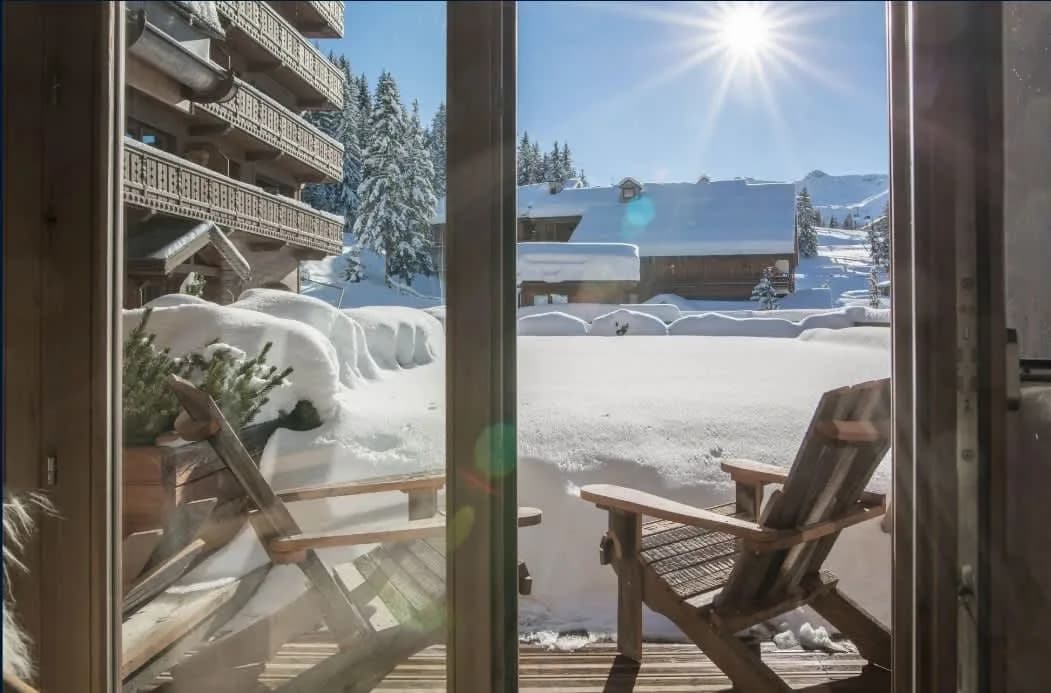 Luxury Ski-In Ski-Out Apartment w/ Terrace photo 2