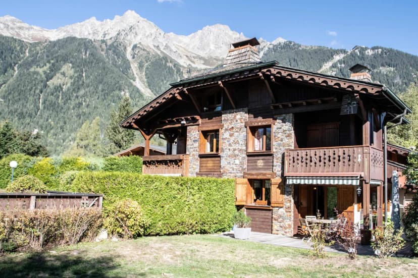 Warm Chalet Apartment With Mountain Views