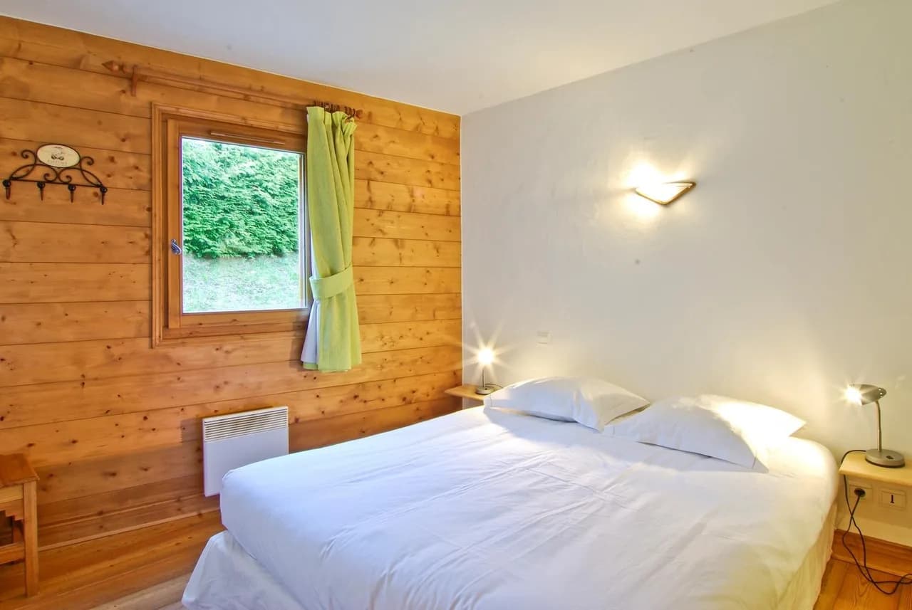 Bright Alpine Stay With Mountain Views photo 3