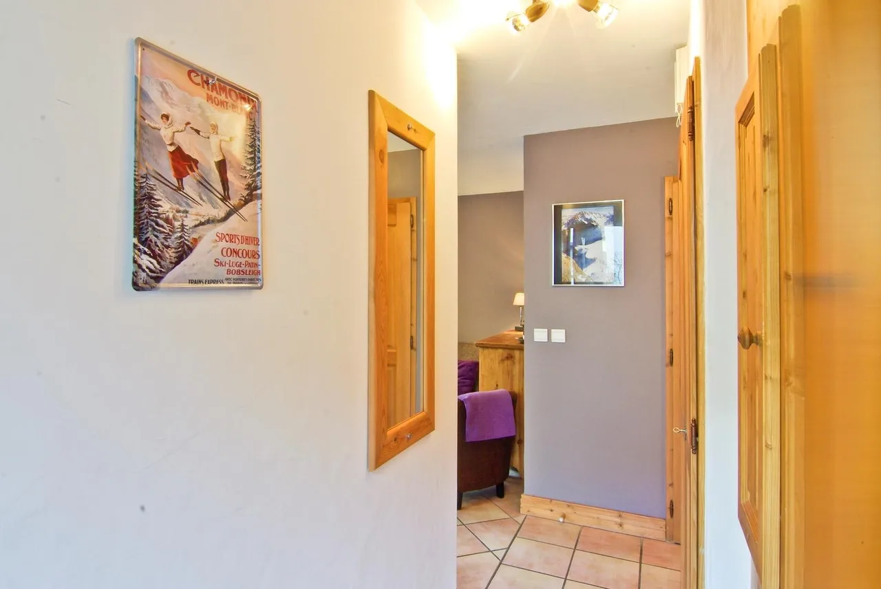 Bright Alpine Stay With Mountain Views photo 4