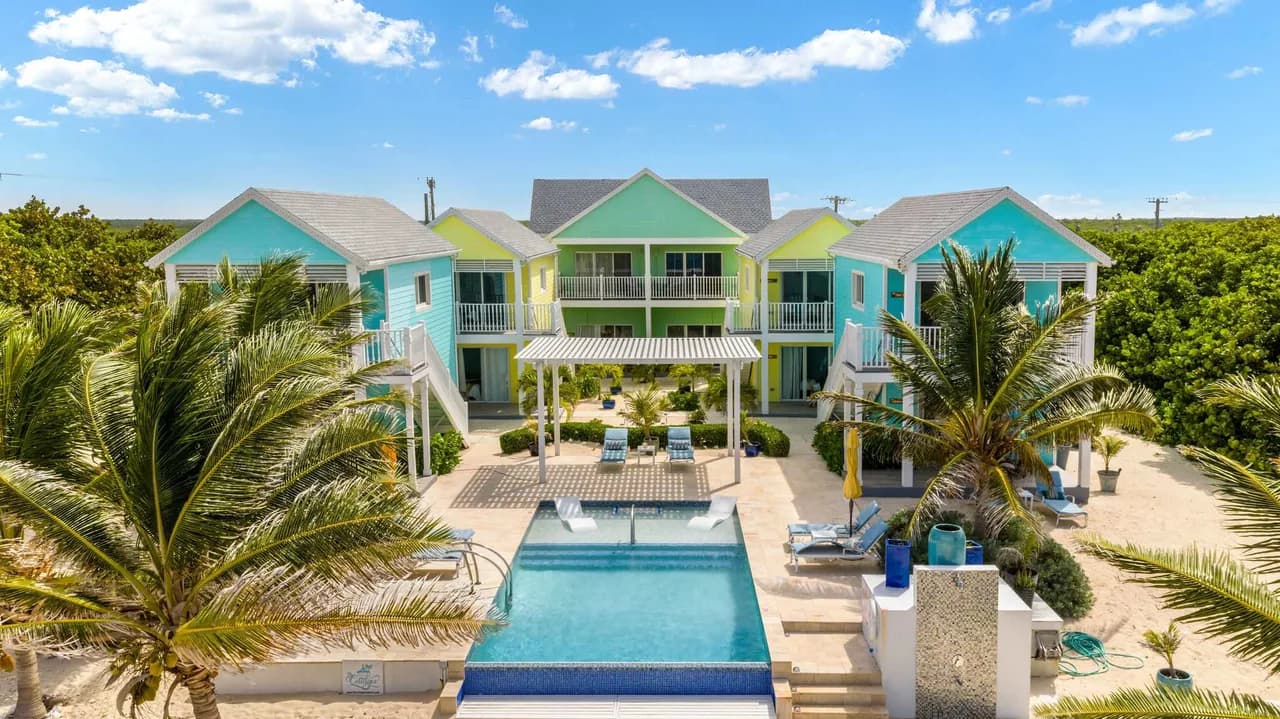 Beachfront Twelve Bedroom Villa in Gun Bay photo 4